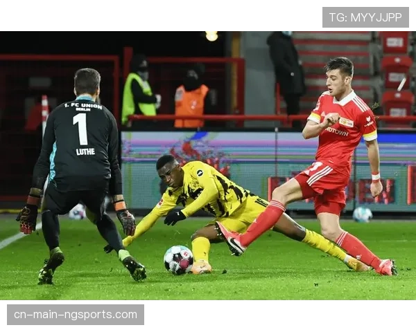 柏林联合五后卫低位防守 定位球反击成主要进攻手段